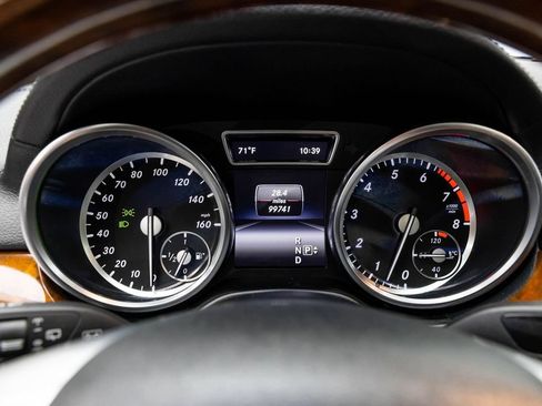 Used 2014 Mercedes-Benz GL 550 4MATIC image 26