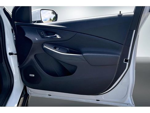 Used 2017 Chevrolet Volt Premier w/ Driver Confidence Package FWD image 28