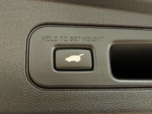 Used 2024 Acura MDX SH-AWD w/ Technology Package image 9