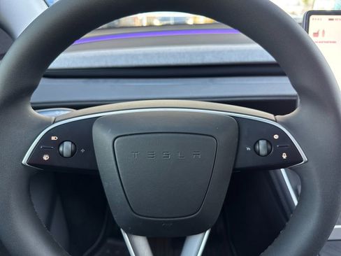 Used 2026 Tesla Model Y Long Range image 25