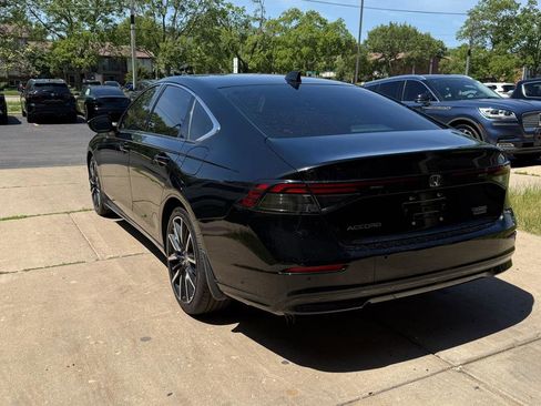 Used 2023 Honda Accord Touring image 5