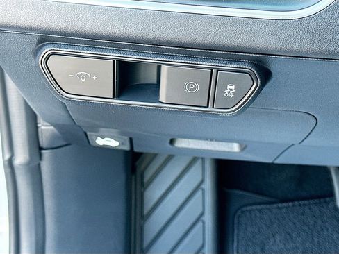 New 2025 Kia K4 LXS image 10