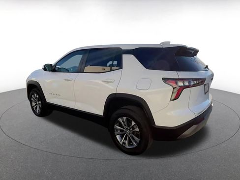 Used 2025 Chevrolet Equinox LT image 10