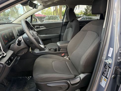 Used 2025 Kia Sportage LX image 30