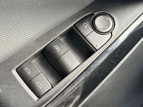 Used 2025 Chevrolet Equinox LT image 27