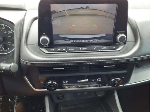Used 2024 Nissan Rogue SV w/ SV Premium Package FWD image 15