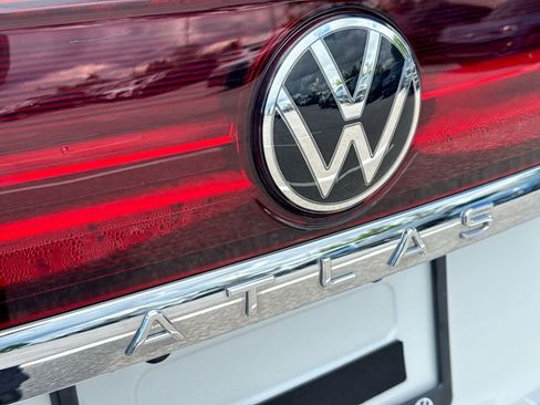 Used 2024 Volkswagen Atlas SEL AWD/4WD image 19