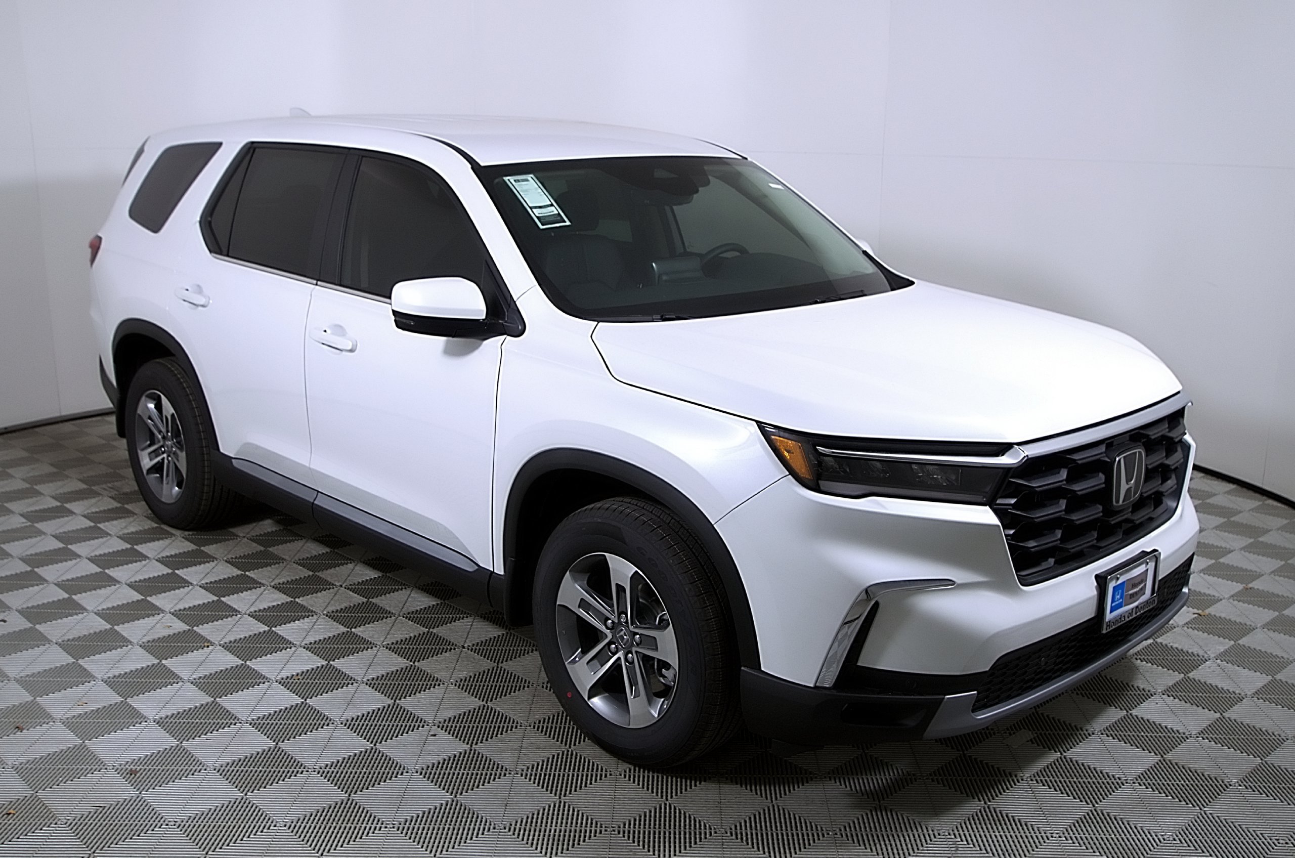 Used 2025 Honda Pilot EX-L image 6