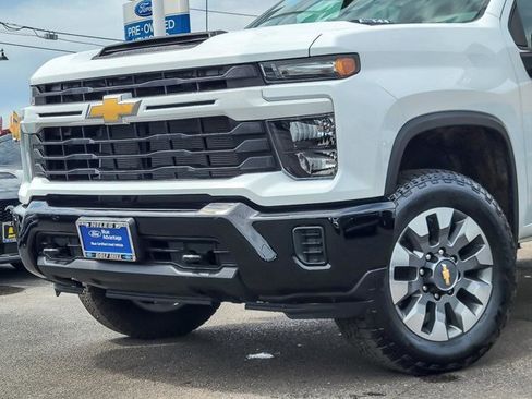 Used 2024 Chevrolet Silverado 2500 Custom w/ Snow Plow Prep/Camper Package AWD/4WD image 3