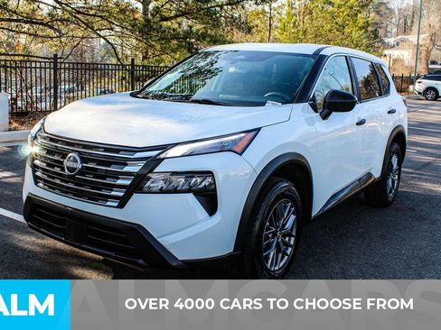 Used 2024 Nissan Rogue S image 2