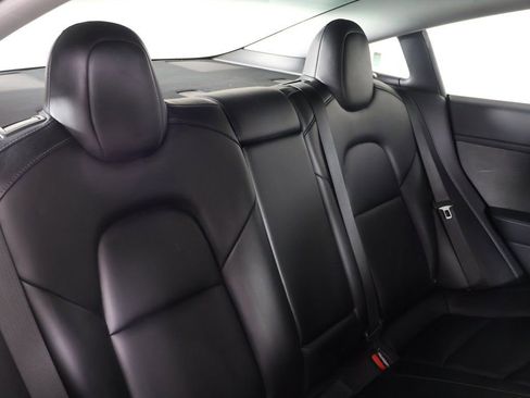 Used 2021 Tesla Model 3 Standard Range Plus image 32