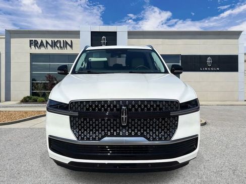 New 2026 Lincoln Navigator L Reserve AWD/4WD image 2