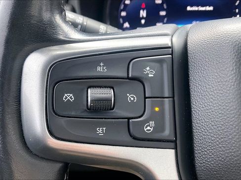 Used 2022 Chevrolet Suburban Z71 w/ Z71 Off-Road Package image 13