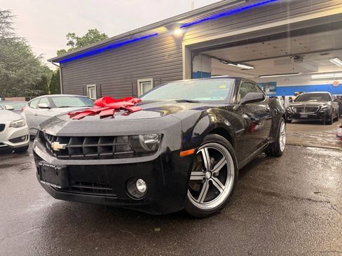 Used 2013 Chevrolet Camaro LT RWD image 2