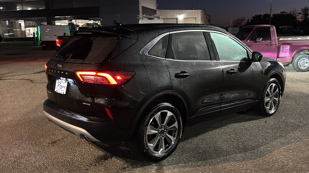 Used 2024 Ford Escape Platinum AWD/4WD image 29