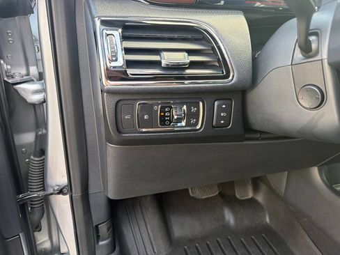 Used 2022 Lincoln Navigator Reserve AWD/4WD image 23