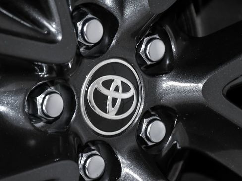 Used 2023 Toyota Corolla SE AWD/4WD image 64