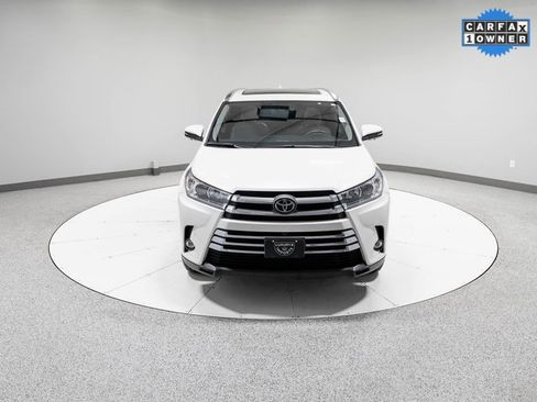 Used 2019 Toyota Highlander Limited image 32