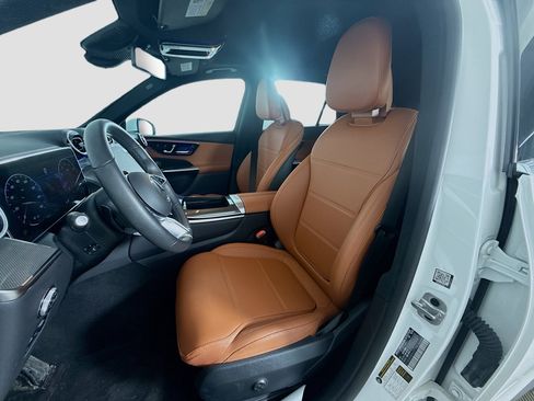 Used 2023 Mercedes-Benz GLC 300 4MATIC w/ Exclusive Trim Package image 22