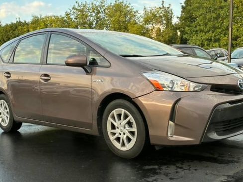 Used 2015 Toyota Prius V Three FWD image 3