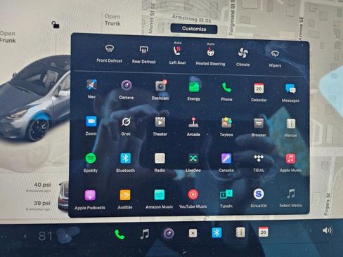 Used 2022 Tesla Model Y Performance image 38