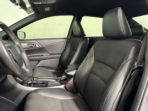Used 2016 Honda Accord Sport image 4