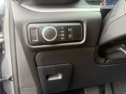 Used 2024 Ford Explorer XLT AWD/4WD image 19