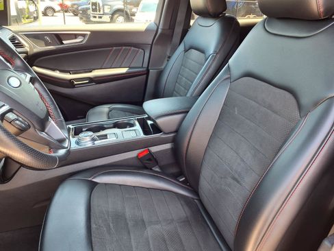 Used 2020 Ford Edge ST-Line w/ Cold Weather Package AWD/4WD image 3