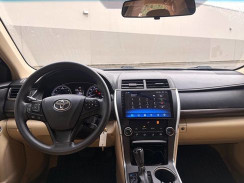 Used 2016 Toyota Camry LE image 12