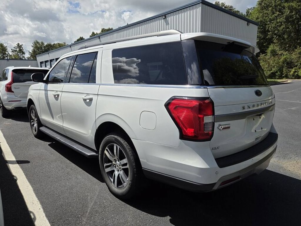 Used 2023 Ford Expedition Max XLT RWD image 4