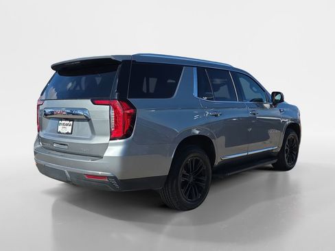 Used 2023 GMC Yukon SLT w/ SLT Luxury Package image 6