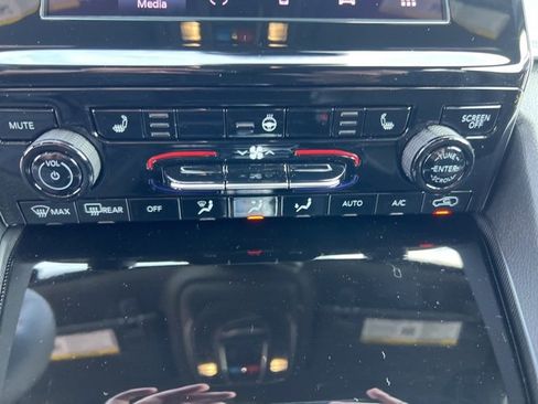 New 2025 Jeep Grand Cherokee L Altitude image 34