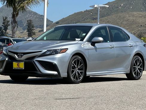 Used 2021 Toyota Camry SE FWD image 7