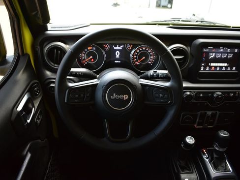 Used 2023 Jeep Wrangler Unlimited Sport AWD/4WD image 40