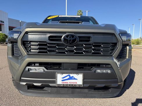 Certified 2025 Toyota Tacoma TRD Sport image 10