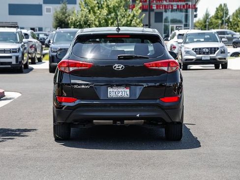 Used 2017 Hyundai Tucson SE w/ Cargo Package FWD image 4