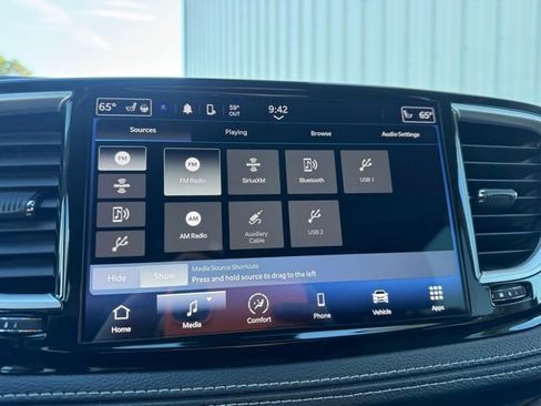 Used 2023 Chrysler Pacifica Touring-L FWD image 29