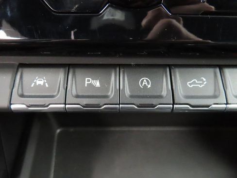 Used 2024 GMC Sierra 1500 AT4 w/ Technology Package image 68