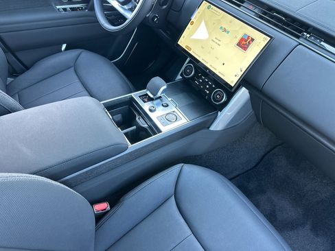 Used 2023 Land Rover Range Rover First Edition image 16