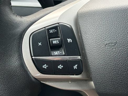 Used 2021 Ford Explorer XLT AWD/4WD image 16