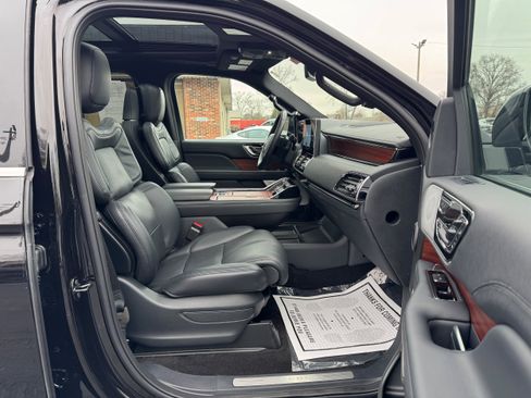 Used 2024 Lincoln Navigator Reserve AWD/4WD image 18