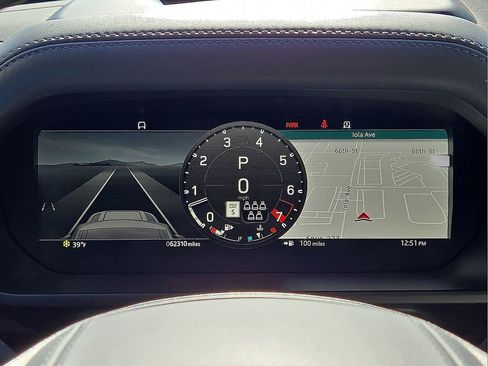 Used 2024 Land Rover Defender 110 X-Dynamic SE image 25