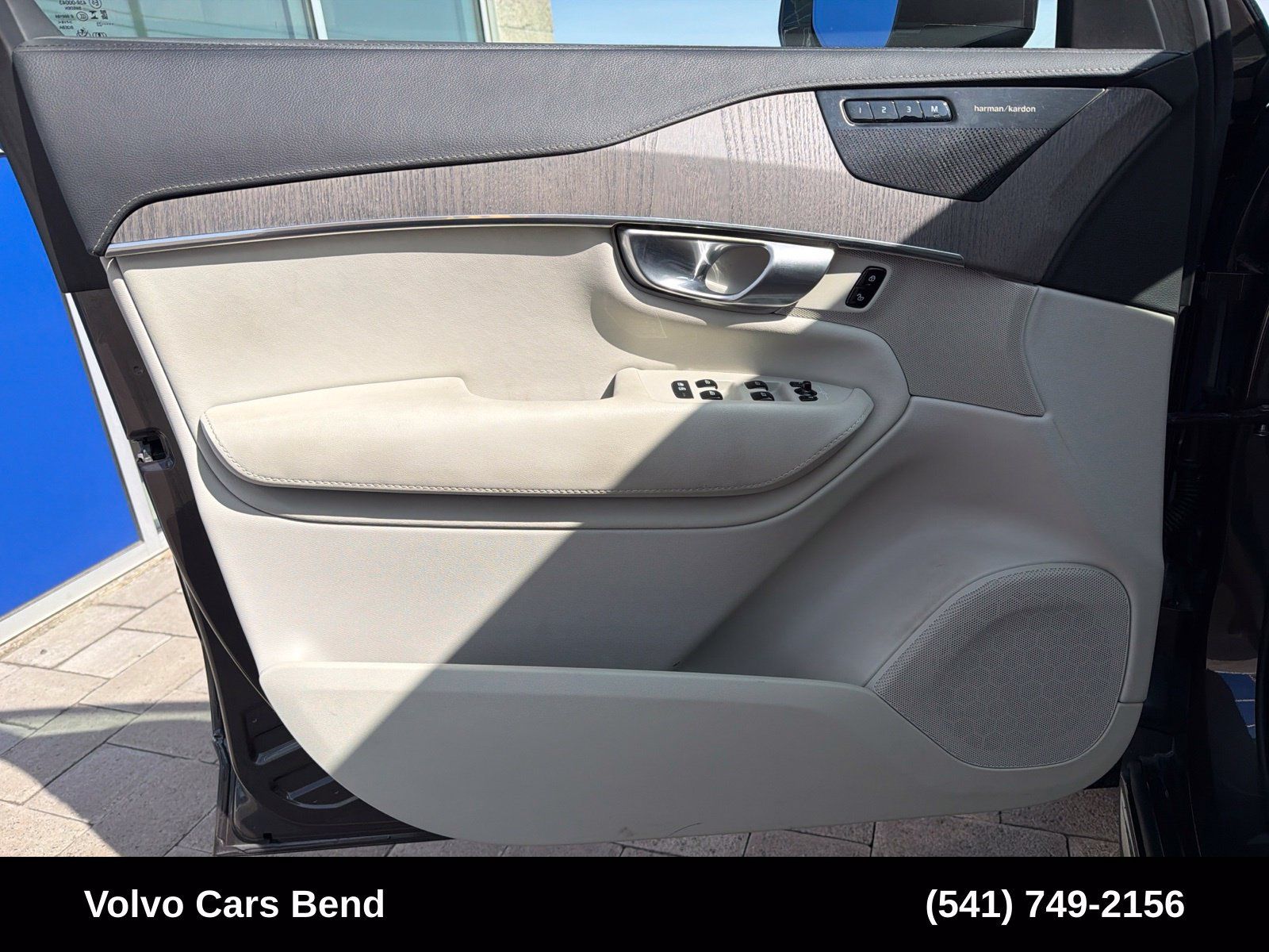Used 2023 Volvo XC90 B6 Ultimate w/ Protection Package Premier AWD/4WD image 18