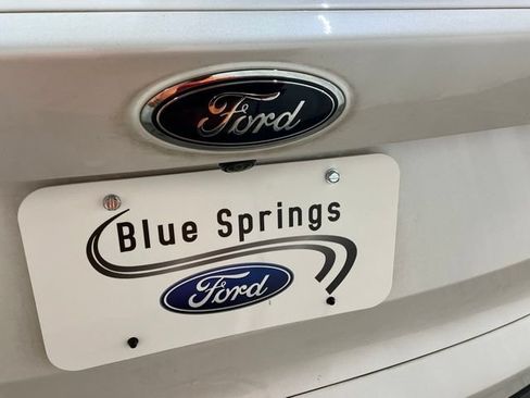 Used 2017 Ford Escape Titanium FWD image 6