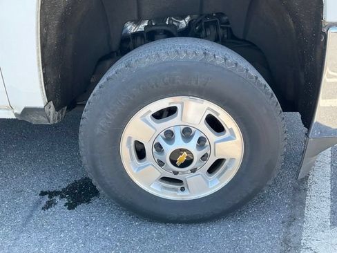 Used 2019 Chevrolet Silverado 2500 W/T AWD/4WD image 9