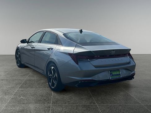 Used 2021 Hyundai Elantra Limited FWD image 6