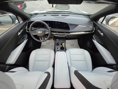 Used 2024 Cadillac XT4 Sport AWD/4WD image 27