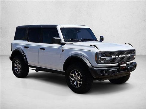 Used 2025 Ford Bronco Badlands AWD/4WD image 3