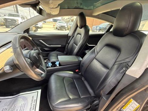 Used 2020 Tesla Model 3 Standard Range RWD image 8