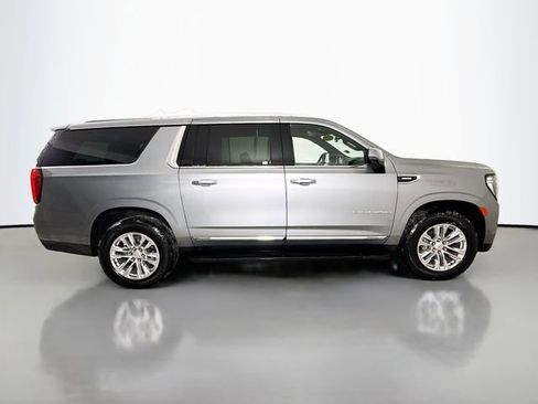 Used 2023 GMC Yukon XL SLT w/ SLT Luxury Package image 9